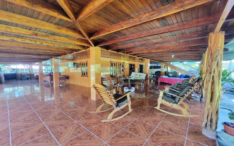 Large house on 1 acre lot, beach house, for sale, Beach front, Pavones, Punta Banco, Rustic house, Bed and breakfast for sale, Costa Rica, Pavones Real estate, 