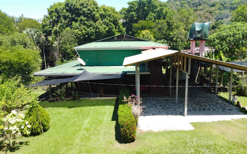 Large house on 1 acre lot, beach house, for sale, Beach front, Pavones, Punta Banco, Rustic house, Bed and breakfast for sale, Costa Rica, Pavones Real estate, 