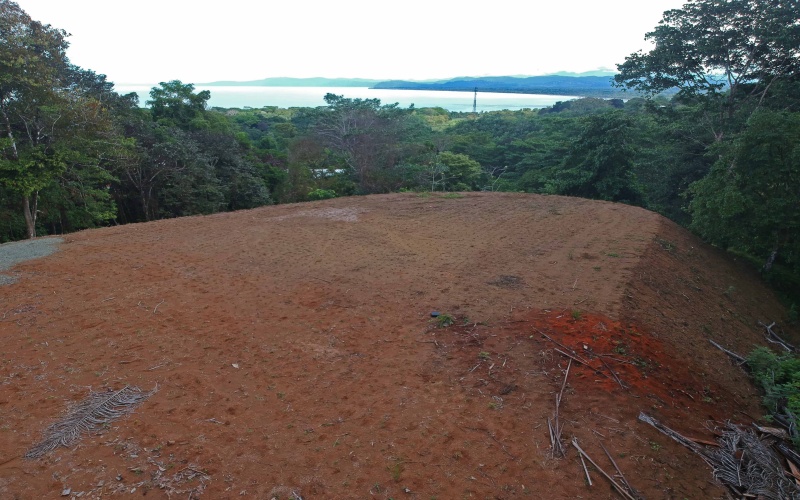 Once hectare property for sale in Pavones Costa Rica with an ocean view