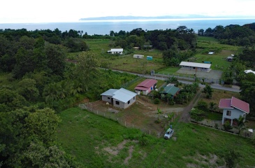 House for sale, Walking distance to the beach, Real Estate for sale, Pavones Real Estate, For sale, Keller Williams, Remax, Coldwell Banker, Realtor, Costa Rica real estate, Beach house, Pavones Point Real Estate